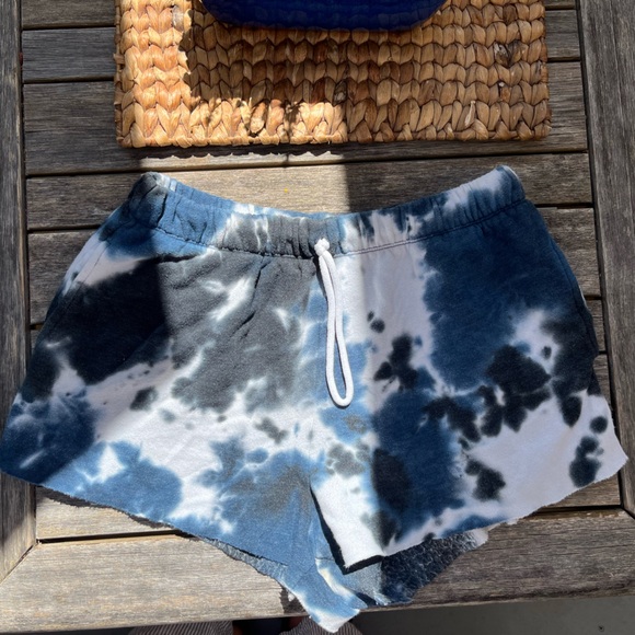 Colsie Gray and White Lounge Shorts - Picture 1 of 3